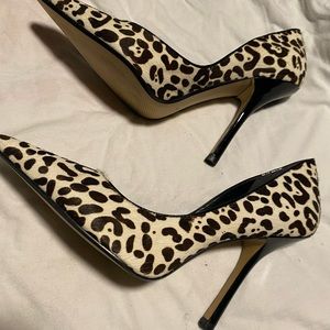 NWOT Guess Carrrielee pony hair pumps